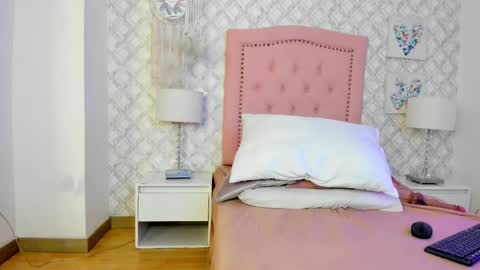 Snapshot of amber_bonne chatting on 11-24-25, 09:03 amber bonne online show from 11-24-25, 09:03