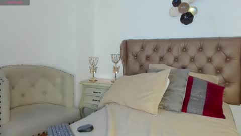 Snapshot of amber_bonne chatting on 11-28-25, 07:49 amber bonne online show from 11-28-25, 07:49