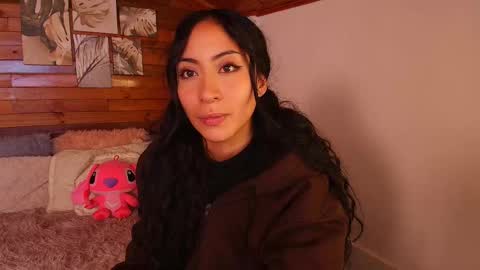 Snapshot of amber_curly chatting on 10-29-25, 08:54 amber_curly online show from 10-29-25, 08:54