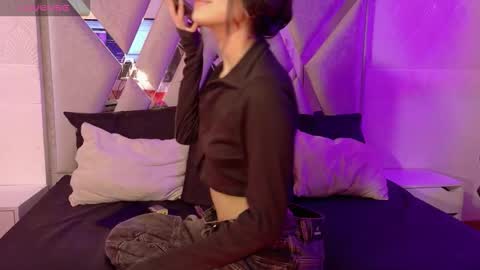 Amber online show from 09-19-25, 03:24