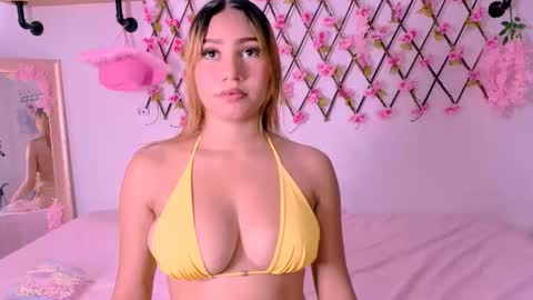 amber_love04 online show from 02-19-26, 09:00
