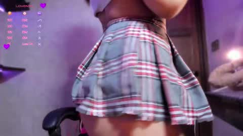 Amber Rix online show from 11-24-25, 05:34