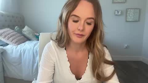 Snapshot of amberjayxox0 chatting on 10-30-25, 08:20 Amber online show from 10-30-25, 08:20