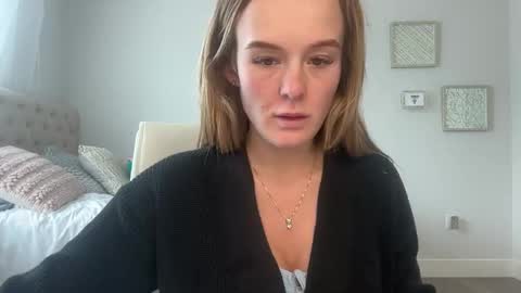 Snapshot of amberjayxox0 chatting on 11-17-25, 08:14 Amber online show from 11-17-25, 08:14