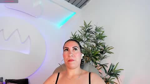 Amber online show from 04-12-26, 11:04