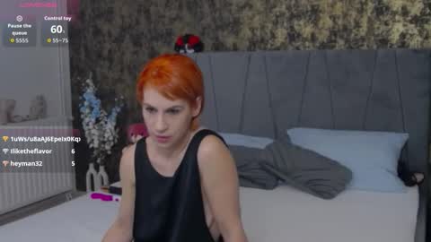 Snapshot of amberminxy chatting on 11-19-25, 07:19 AmberMinxy online show from 11-19-25, 07:19