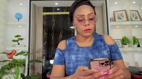 Snapshot of ambernix chatting on 04-08-26, 02:06 online show from 04-08-26, 02:06