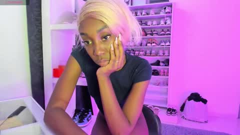 Amber online show from 03-02-26, 03:52