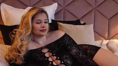 Amberseyes online show from 02-11-25, 06:08