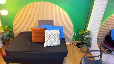 Amber online show from 10-31-25, 11:44