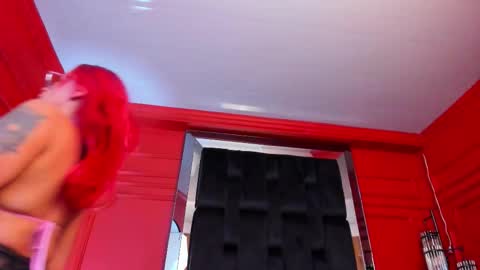 Amber online show from 11-18-25, 07:07