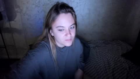 Snapshot of ambrosia__ chatting on 09-13-25, 04:51 ambrosia__ online show from 09-13-25, 04:51