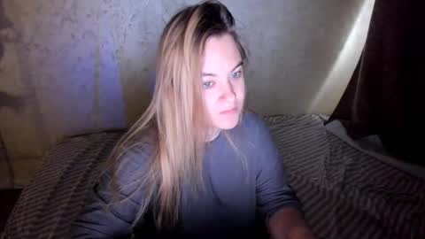 Snapshot of ambrosia__ chatting on 09-14-25, 04:55 ambrosia__ online show from 09-14-25, 04:55