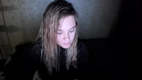 Snapshot of ambrosia__ chatting on 09-20-25, 05:52 ambrosia__ online show from 09-20-25, 05:52