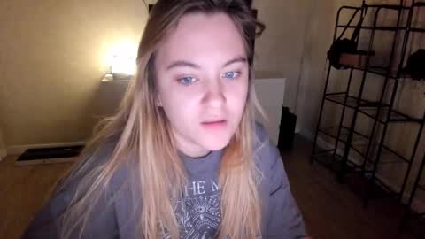 Snapshot of ambrosia__ chatting on 09-29-25, 01:05 ambrosia__ online show from 09-29-25, 01:05