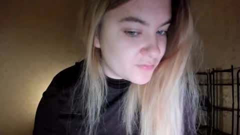Snapshot of ambrosia__ chatting on 10-06-25, 03:48 ambrosia__ online show from 10-06-25, 03:48