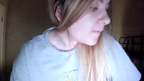 Snapshot of ambrosia__ chatting on 10-08-25, 12:41 ambrosia__ online show from 10-08-25, 12:41