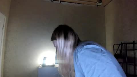 Snapshot of ambrosia__ chatting on 10-10-25, 10:31 ambrosia__ online show from 10-10-25, 10:31