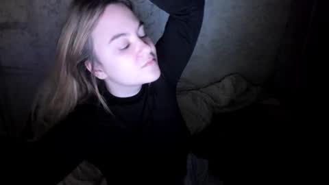 Snapshot of ambrosia__ chatting on 10-11-25, 04:49 ambrosia__ online show from 10-11-25, 04:49