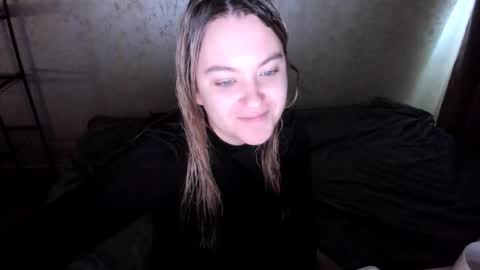Snapshot of ambrosia__ chatting on 10-19-25, 08:04 ambrosia__ online show from 10-19-25, 08:04