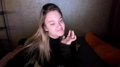 Snapshot of ambrosia__ chatting on 10-19-25, 11:27 ambrosia__ online show from 10-19-25, 11:27