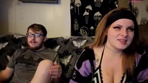 Snapshot of amburlicious chatting on 11-25-25, 04:12 amburlicious online show from 11-25-25, 04:12