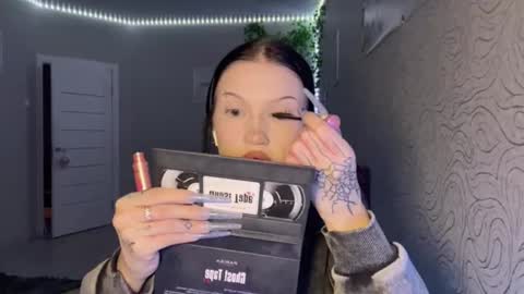 Alica online show from 12-20-25, 04:36