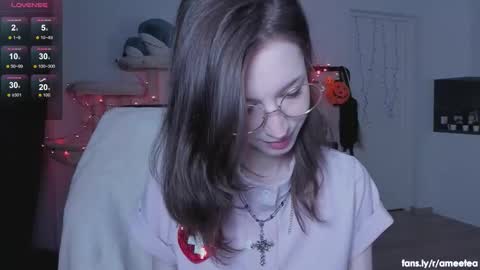 Snapshot of ameetea chatting on 11-03-25, 08:43 amy online show from 11-03-25, 08:43