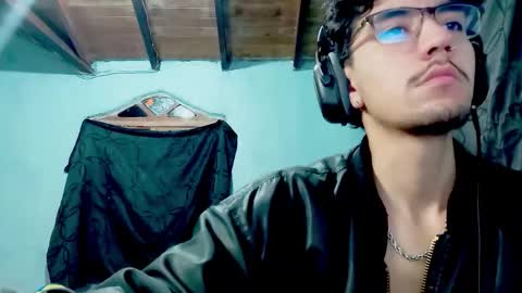 Amelia  Lucas online show from 11-25-25, 03:06