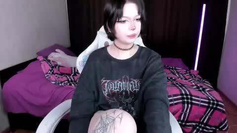 Amelia online show from 09-17-25, 01:35
