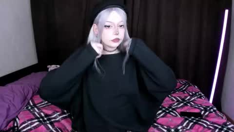 Amelia online show from 10-14-25, 11:44