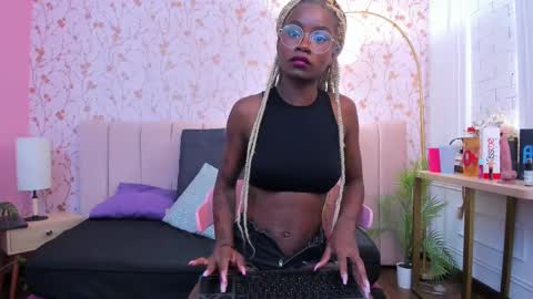 Amelia Adams online show from 10-09-25, 07:12