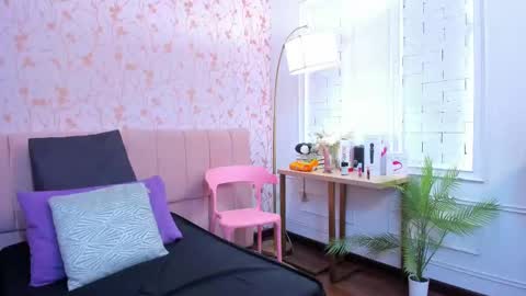 Amelia Adams online show from 10-11-25, 03:21