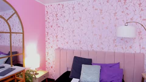 Amelia Adams online show from 10-26-25, 12:00