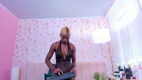 Amelia Adams online show from 12-15-25, 07:29