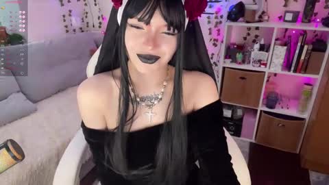 Amelia Aley  online show from 02-17-25, 09:35