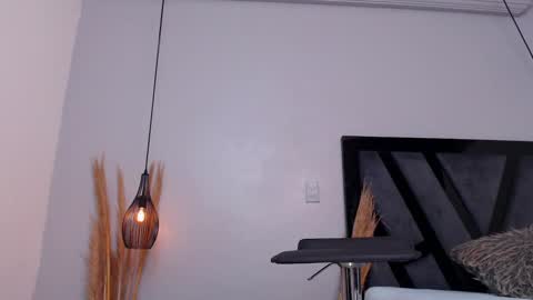 AMELIA  online show from 11-13-25, 05:17