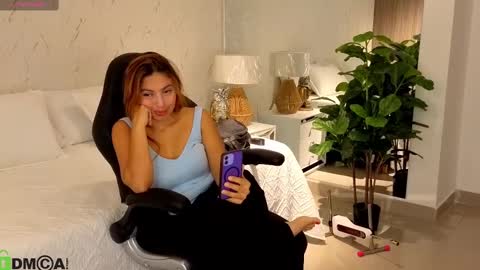 AMELIA online show from 10-05-25, 11:52