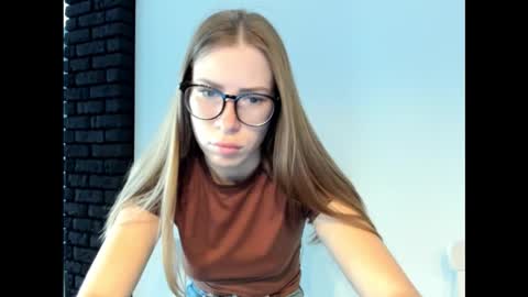 amelia_gold9 online show from 09-28-25, 10:53