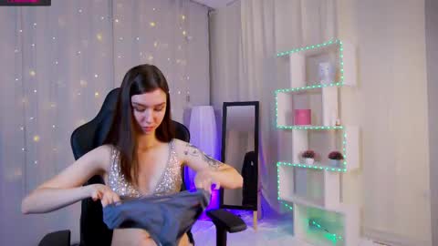 Anna online show from 01-29-25, 06:12