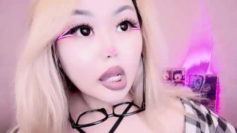 Snapshot of amelia_sunlight chatting on 02-13-25, 12:35 Amelia online show from 02-13-25, 12:35