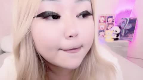 Snapshot of amelia_sunlight chatting on 02-19-25, 04:34 Amelia online show from 02-19-25, 04:34