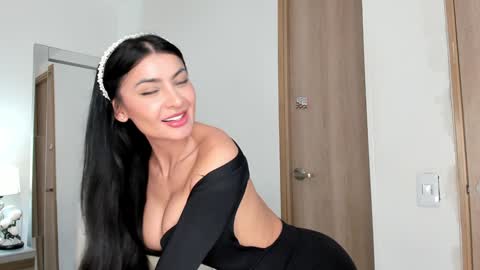 Snapshot of ameliajones_1 chatting on 12-15-24, 05:31 Ameliajones online show from 12-15-24, 05:31
