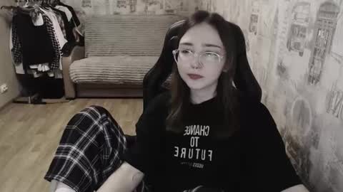 Amelia online show from 01-13-25, 02:39