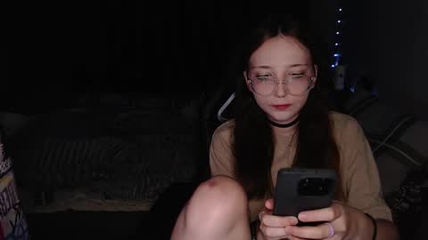 Amelia online show from 11-13-25, 02:49