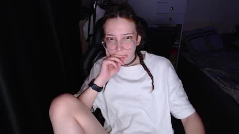 Amelia online show from 11-24-25, 02:22