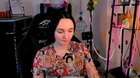 Amelia online show from 12-20-24, 11:43