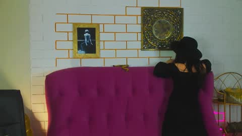 Amelia online show from 01-19-25, 11:34