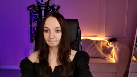 Amelia online show from 10-24-25, 10:55