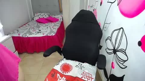 Amelia online show from 09-18-25, 11:40